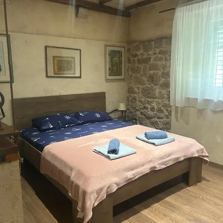 Stara Kuca * 马卡尔斯卡